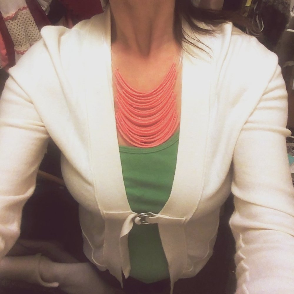 Peach Coloured Fish String Beaded Necklace - Picture 2 of 3